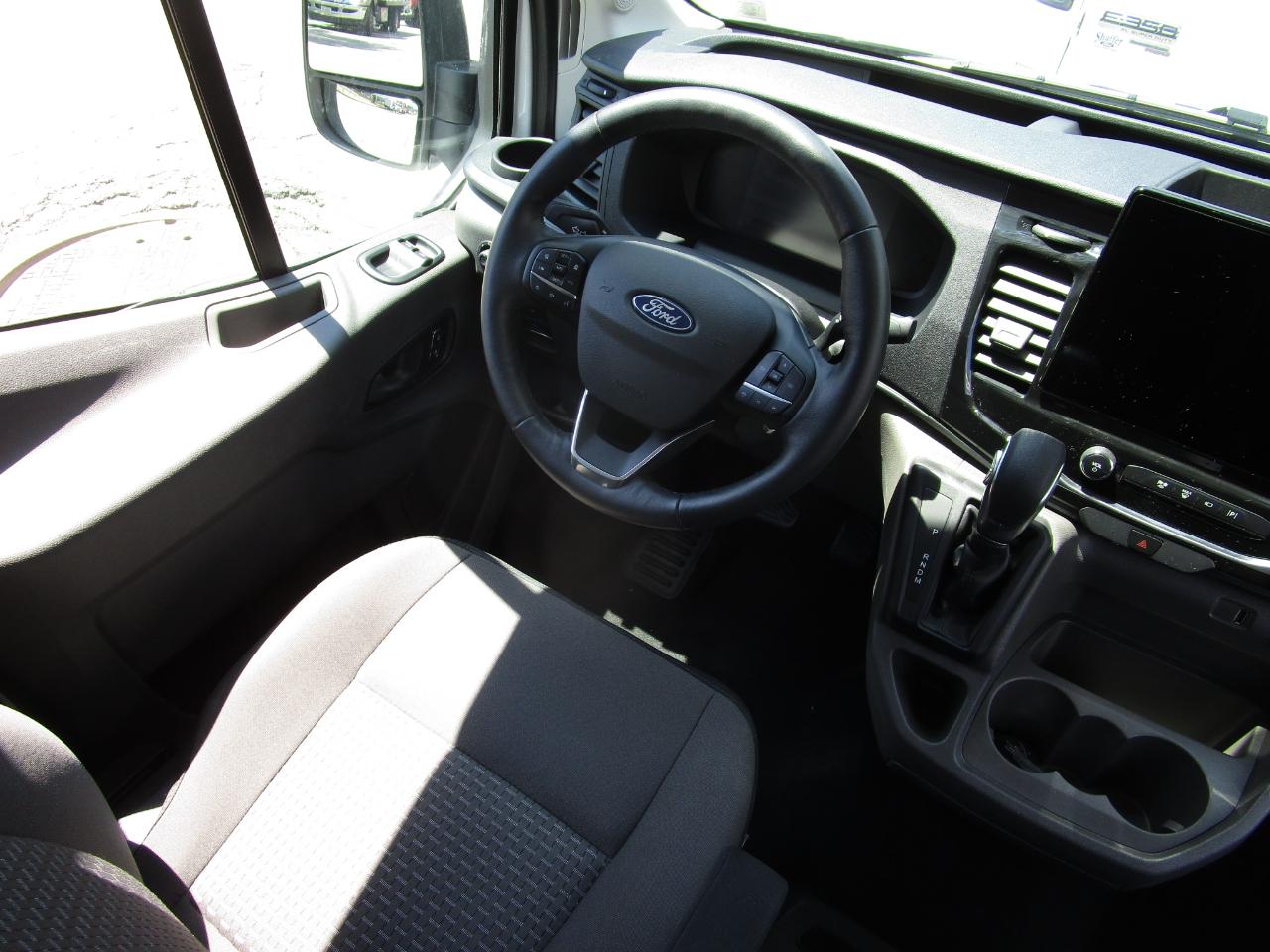 Ford Transit Passenger Wagon T-350 148" Med Roof XLT RWD 2026