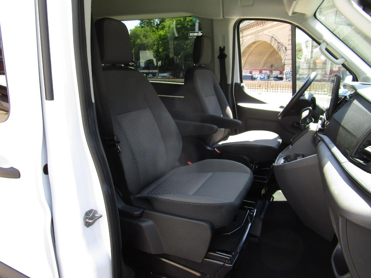 Ford Transit Passenger Wagon T-350 148" Med Roof XLT RWD 2026