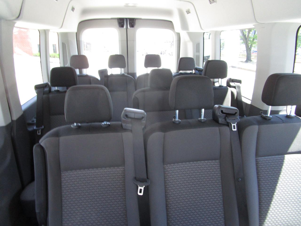 Ford Transit Passenger Wagon T-350 148" Med Roof XLT RWD 2026