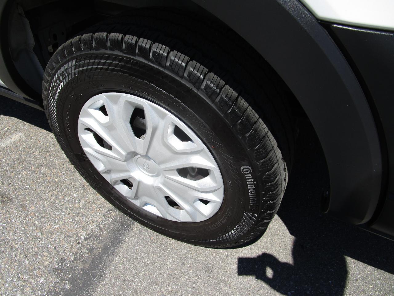 Ford Transit Passenger Wagon T-350 148" Med Roof XLT RWD 2026