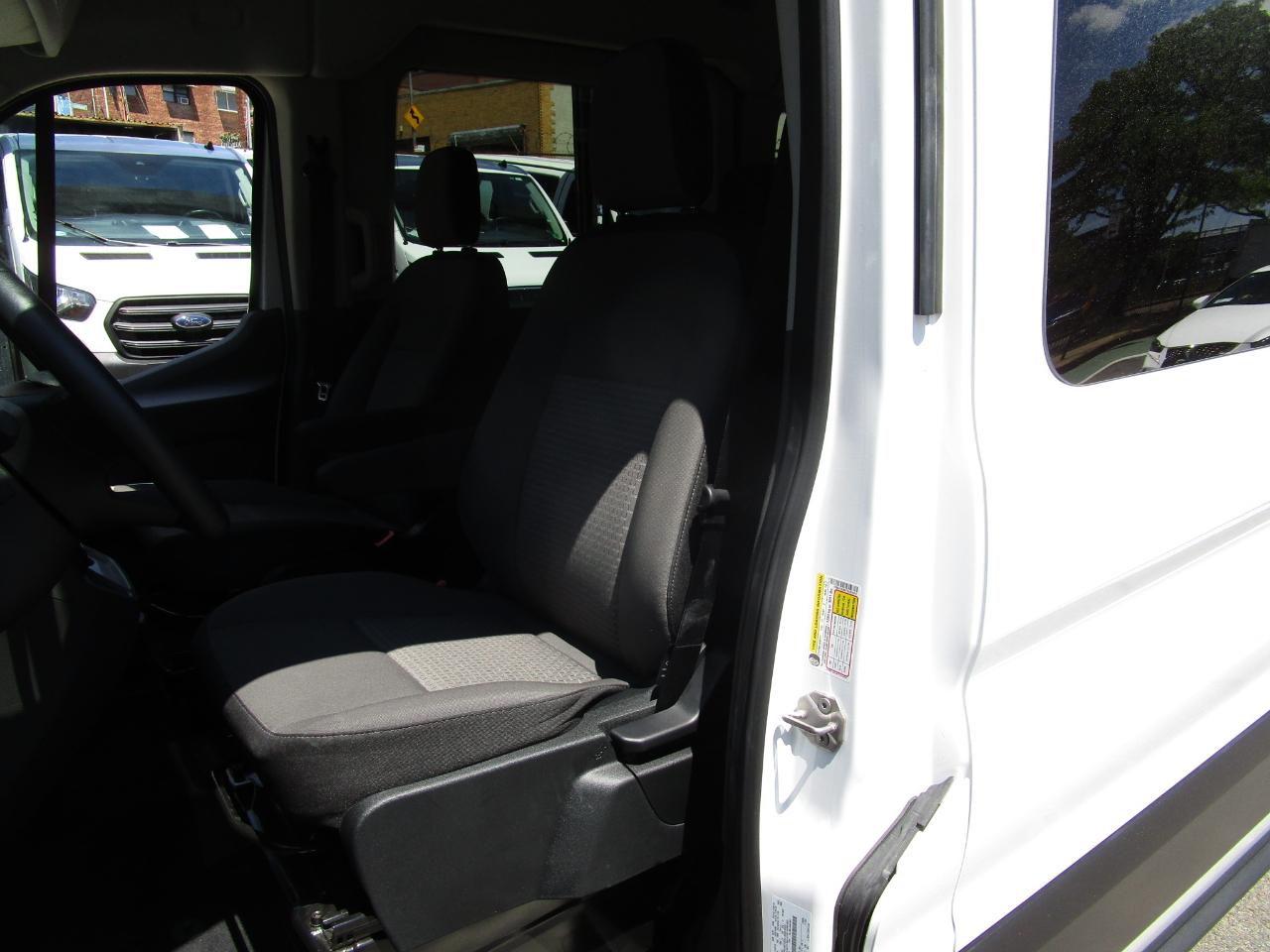 Ford Transit Passenger Wagon T-350 148" Med Roof XLT RWD 2026