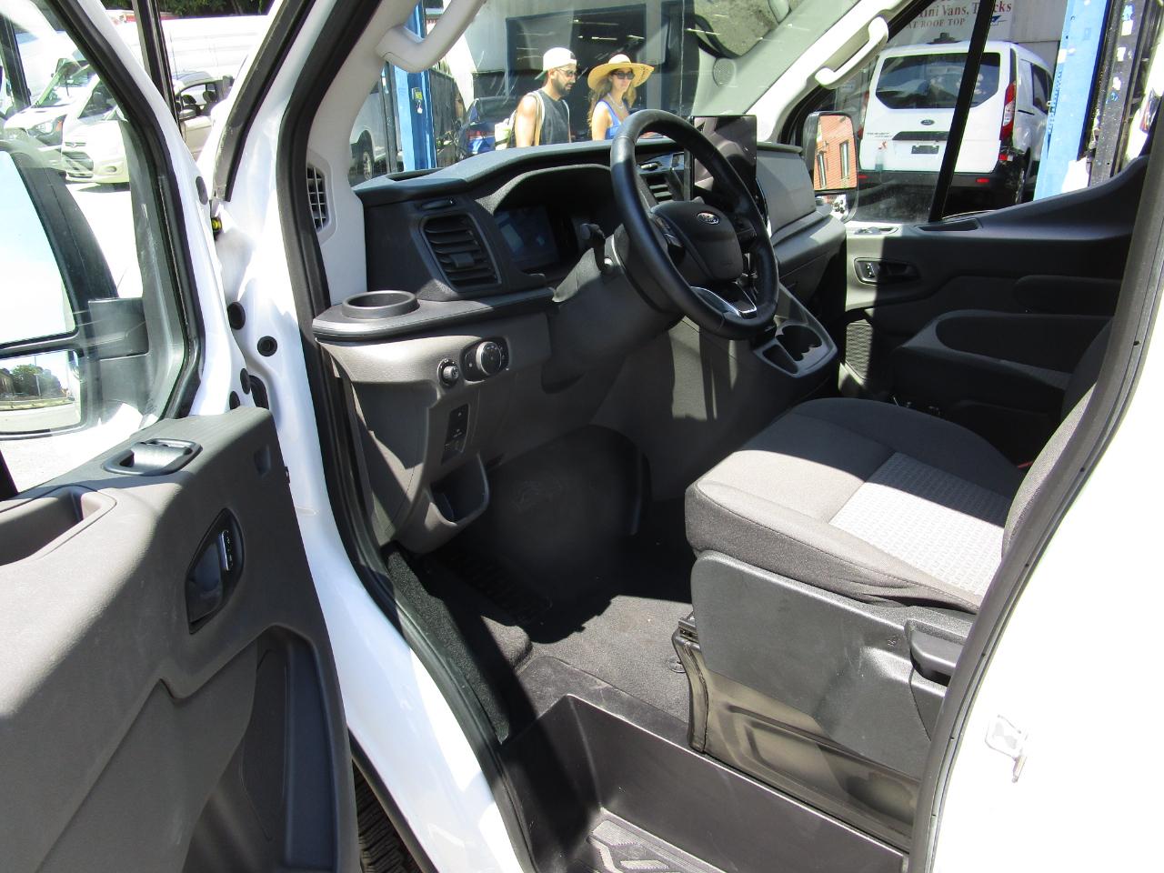 Ford Transit Passenger Wagon T-350 148" Med Roof XLT RWD 2026