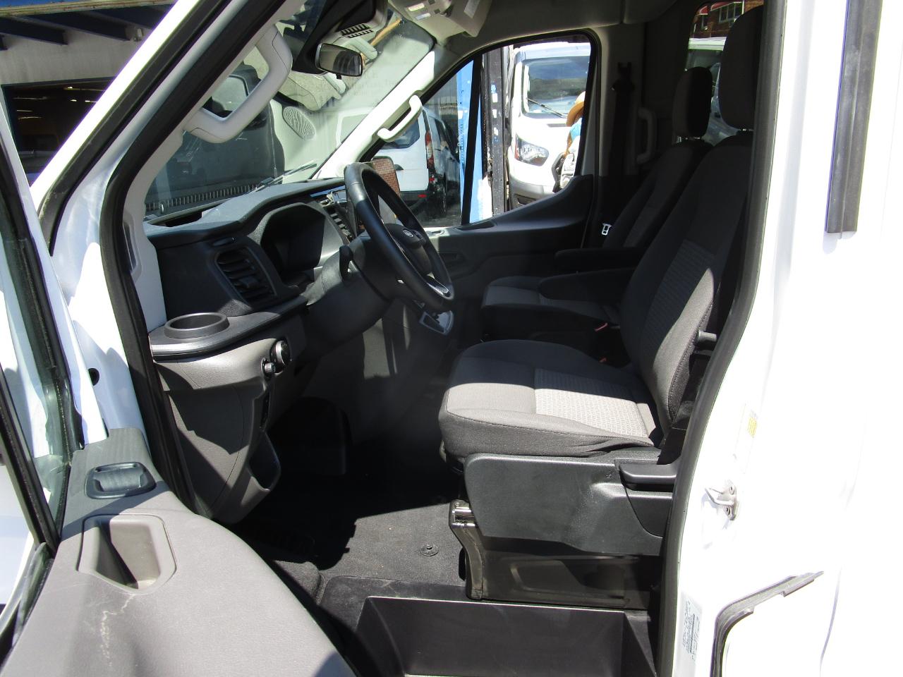 Ford Transit Passenger Wagon T-350 148" Med Roof XLT RWD 2026