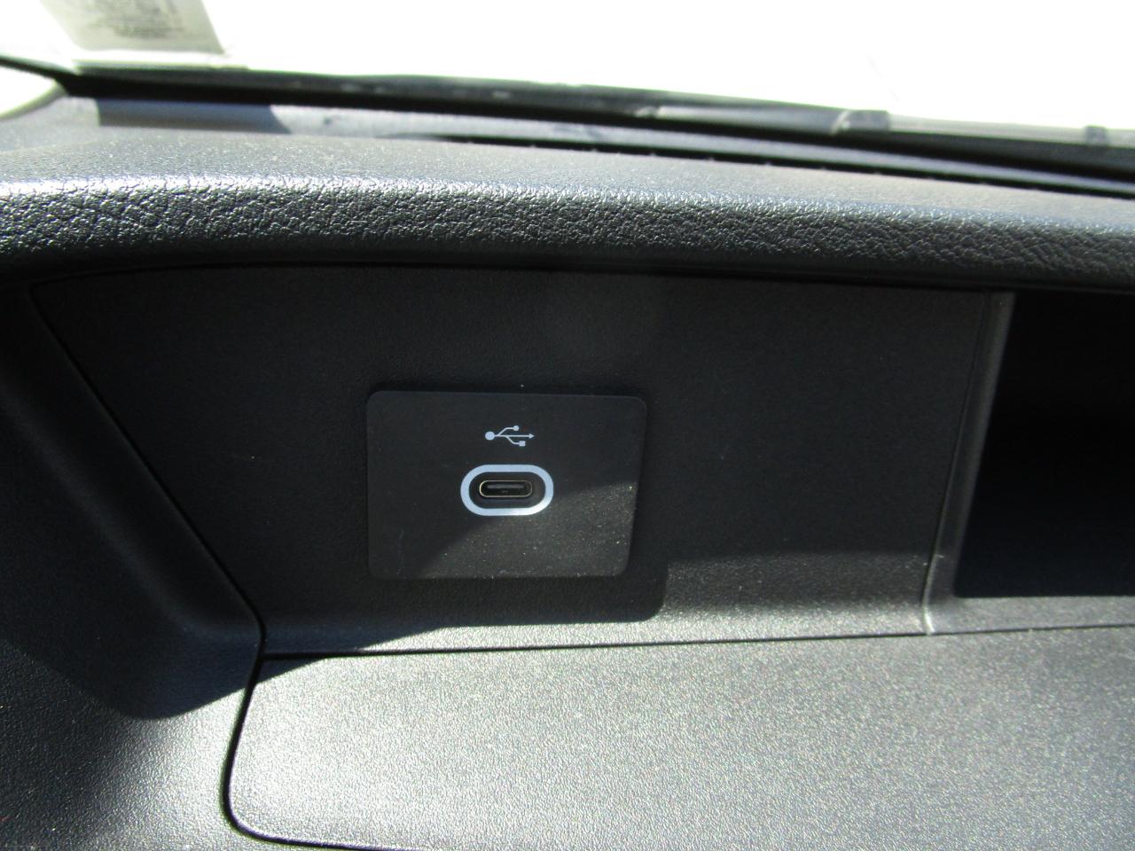 Ford Transit Passenger Wagon T-350 148" Med Roof XLT RWD 2026