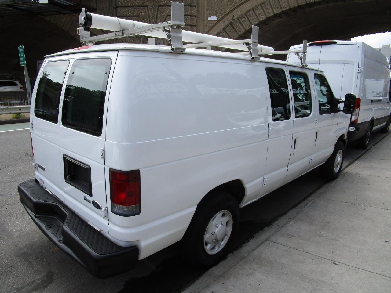 Ford Econoline Cargo Van E-150 Commercial 2010