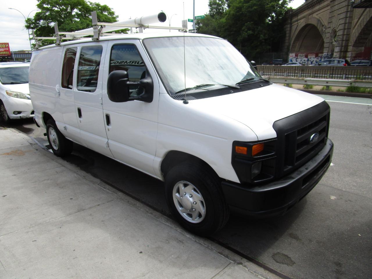 Ford Econoline Cargo Van E-150 Commercial 2010