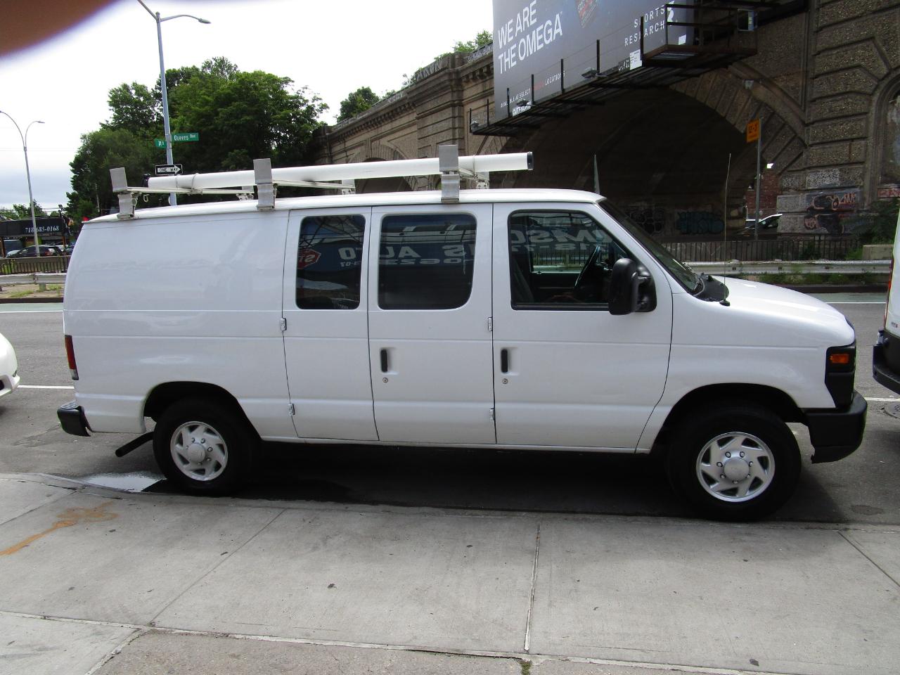 Ford Econoline Cargo Van E-150 Commercial 2010