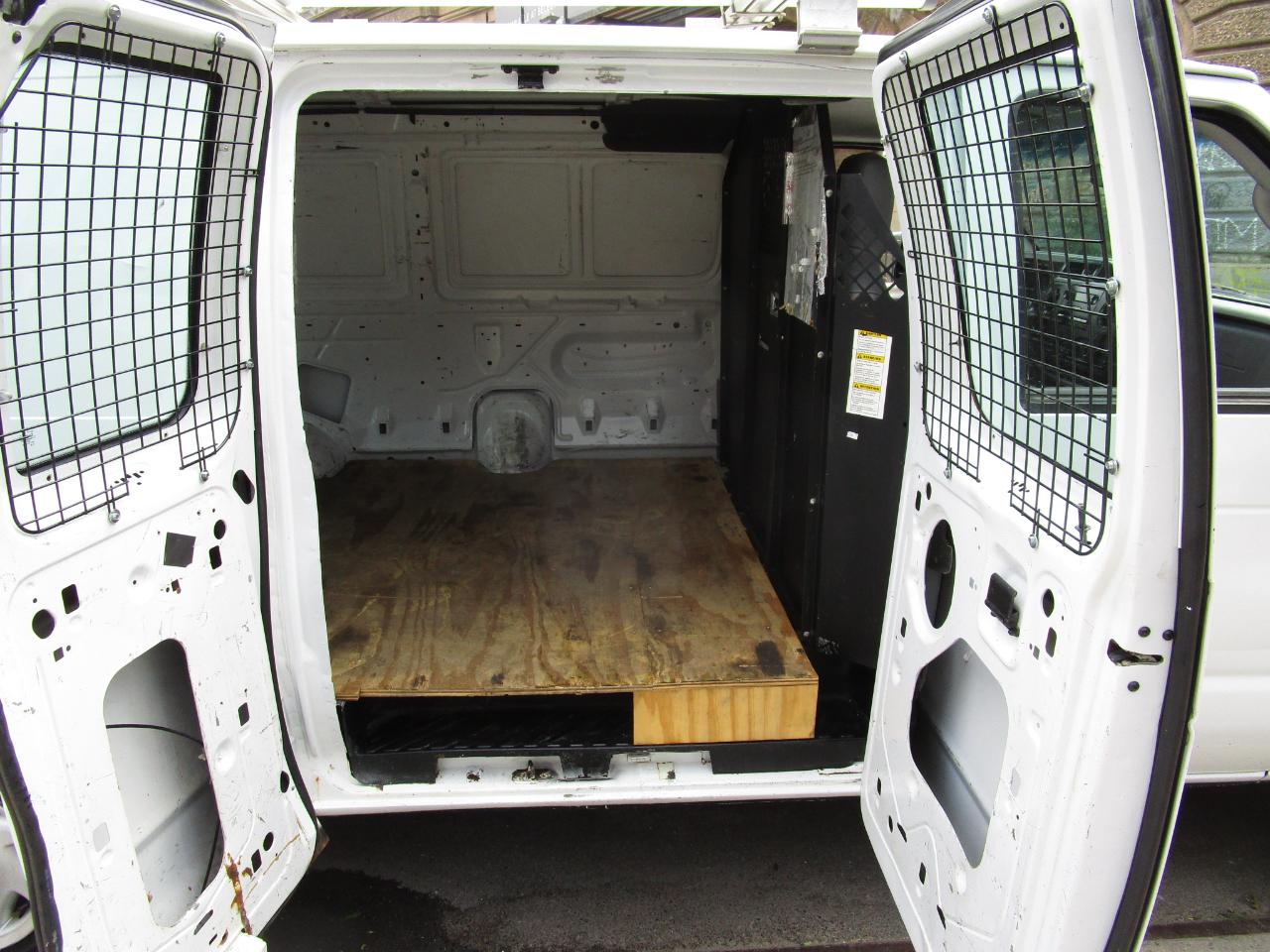 Ford Econoline Cargo Van E-150 Commercial 2010
