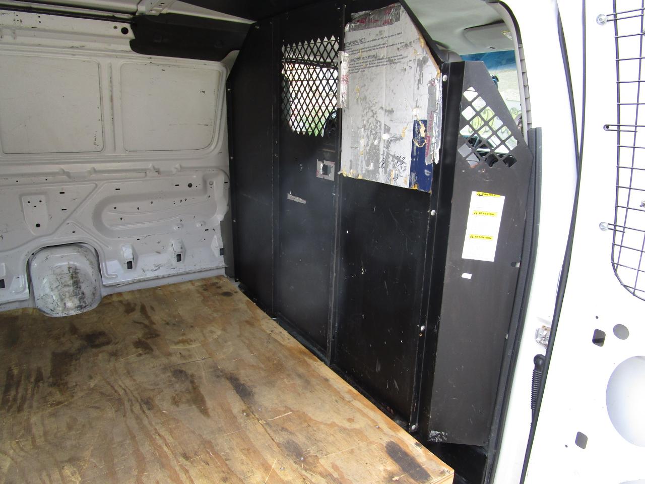 Ford Econoline Cargo Van E-150 Commercial 2010