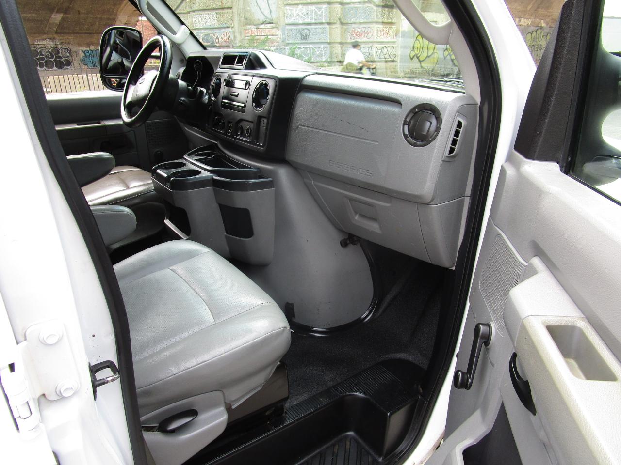 Ford Econoline Cargo Van E-150 Commercial 2010