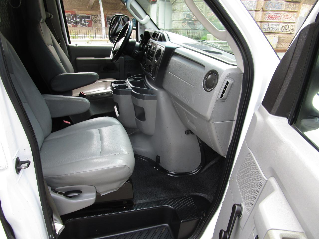 Ford Econoline Cargo Van E-150 Commercial 2010