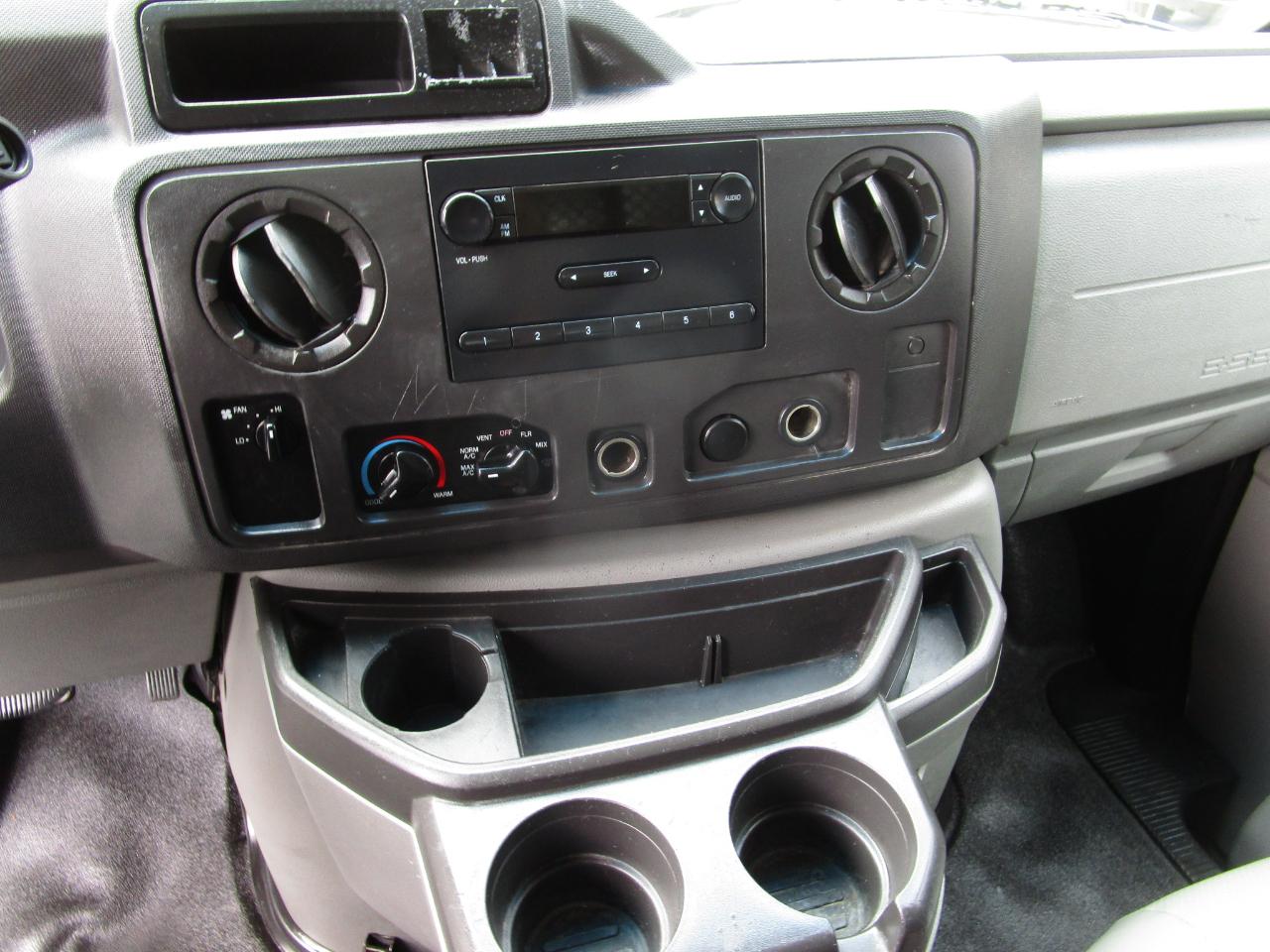 Ford Econoline Cargo Van E-150 Commercial 2010