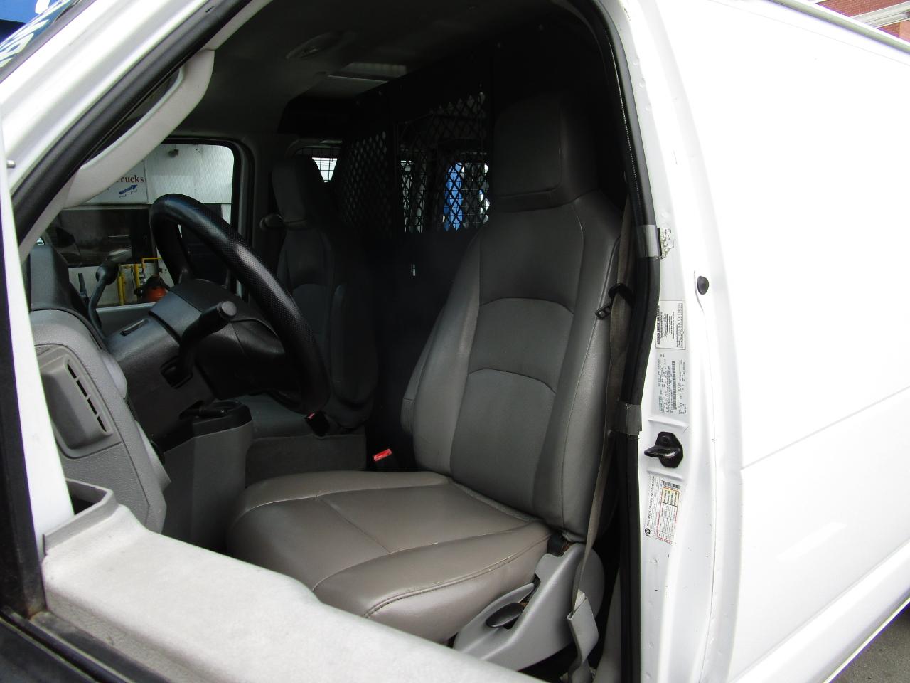 Ford Econoline Cargo Van E-150 Commercial 2010