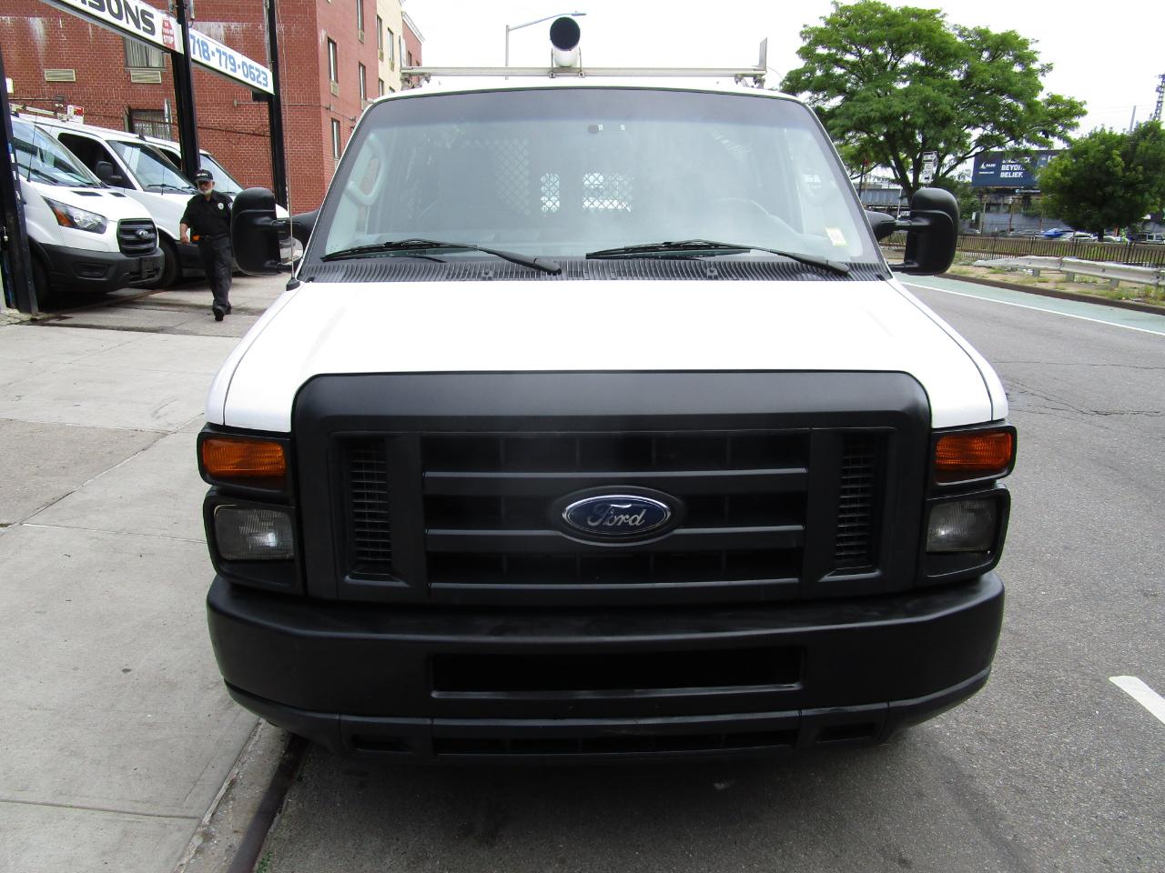 Ford Econoline Cargo Van E-150 Commercial 2010