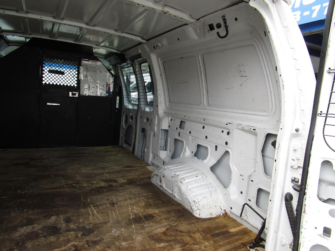 Ford Econoline Cargo Van E-150 Commercial 2010