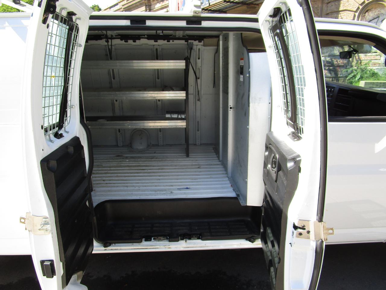 Chevrolet Express Cargo Van RWD 3500 155" 2023