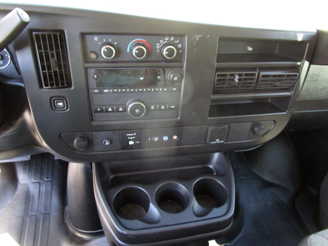 Chevrolet Express Cargo Van RWD 3500 155" 2023