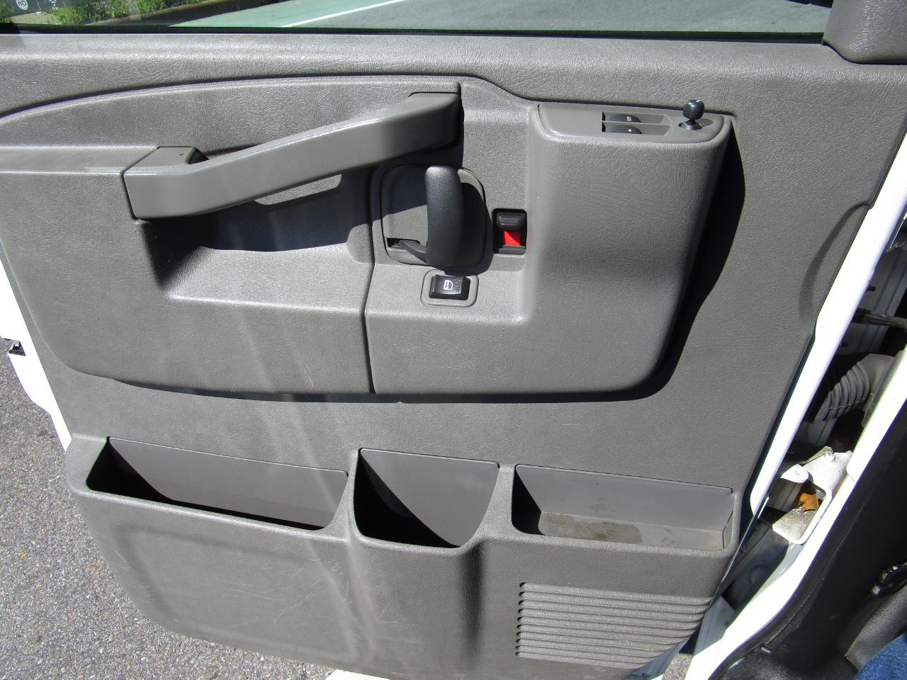 Chevrolet Express Cargo Van RWD 3500 155" 2023