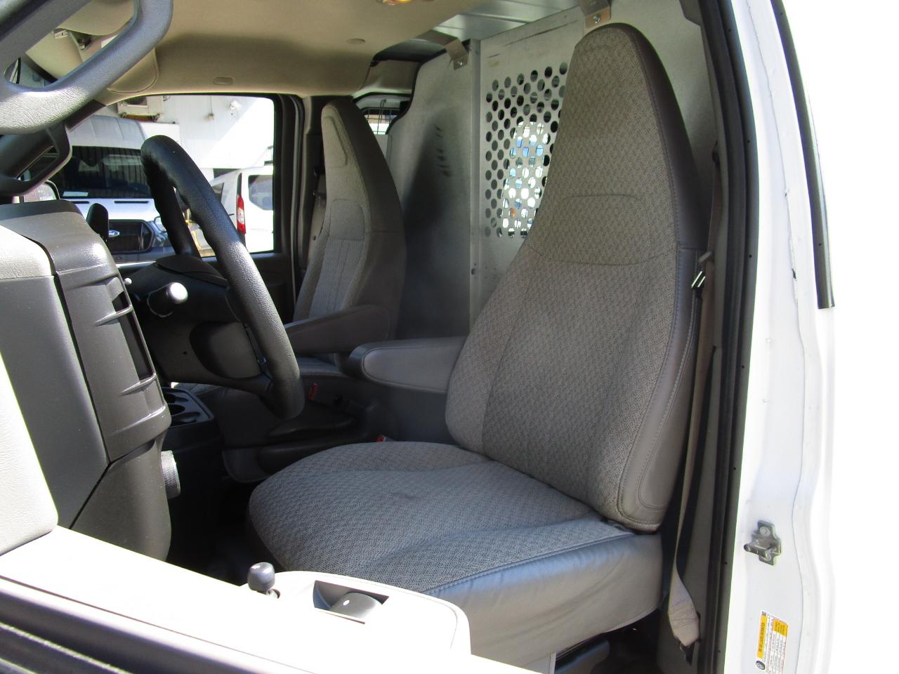 Chevrolet Express Cargo Van RWD 3500 155" 2023