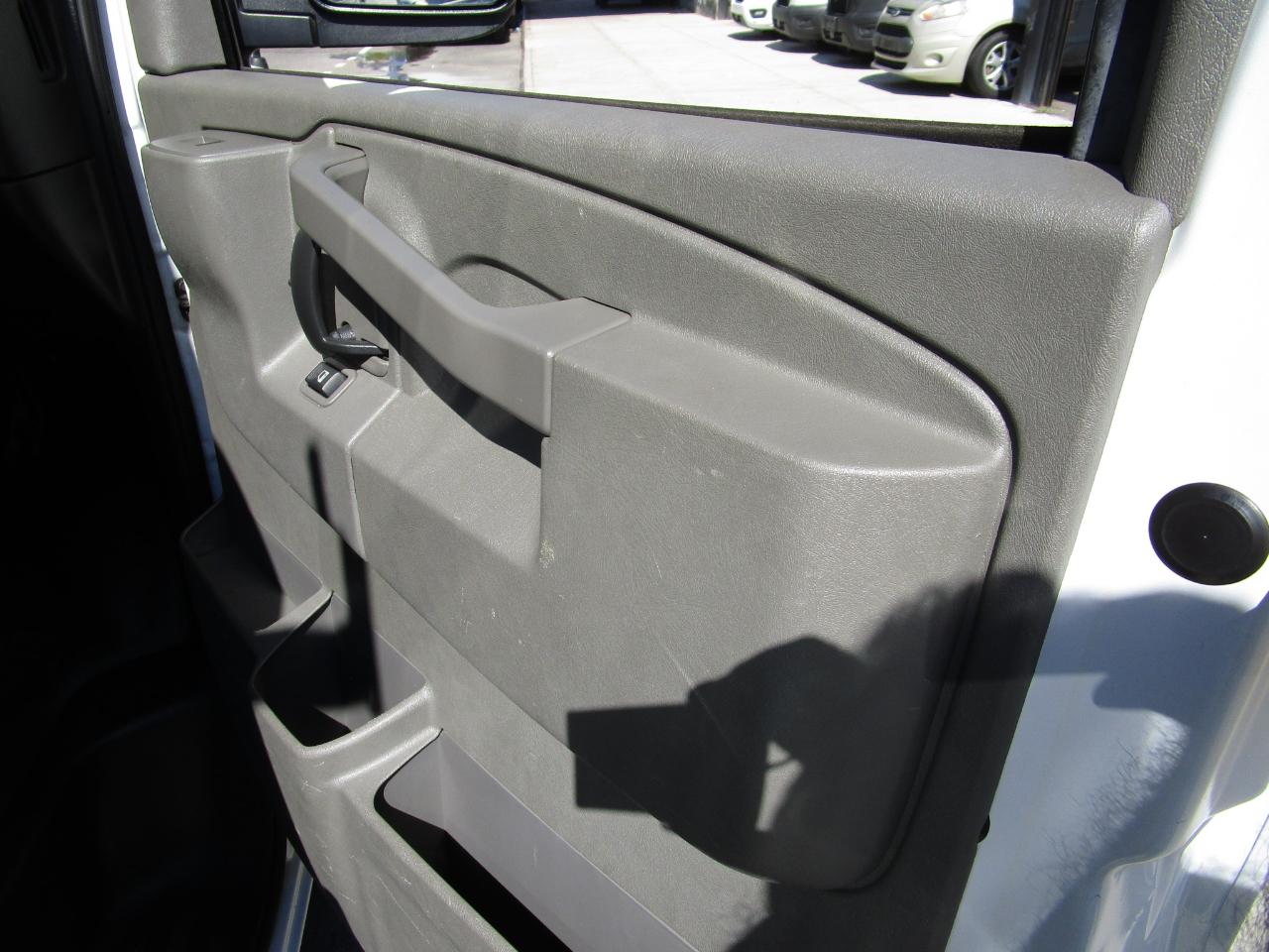 Chevrolet Express Cargo Van RWD 3500 155" 2023