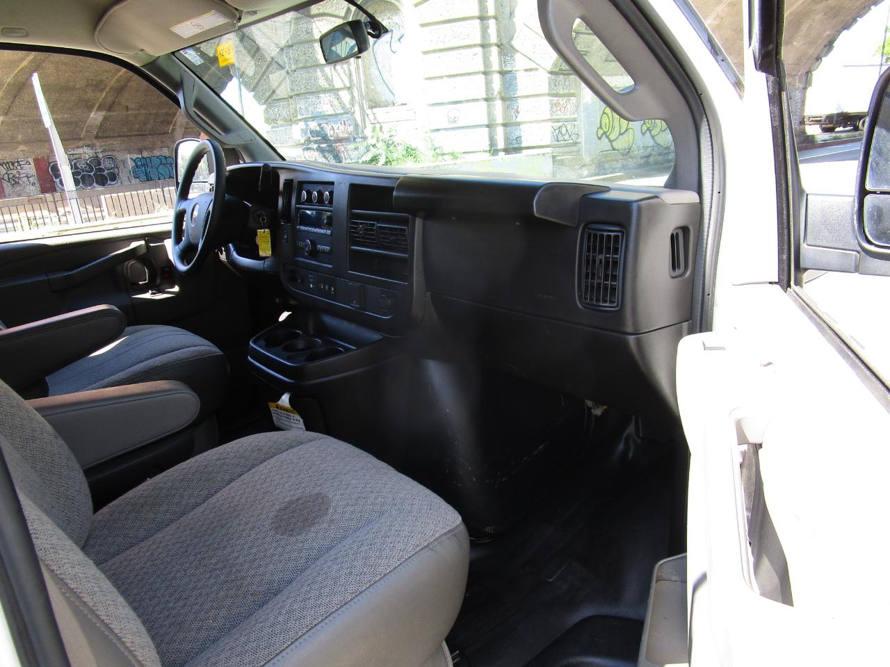 Chevrolet Express Cargo Van RWD 3500 155" 2023
