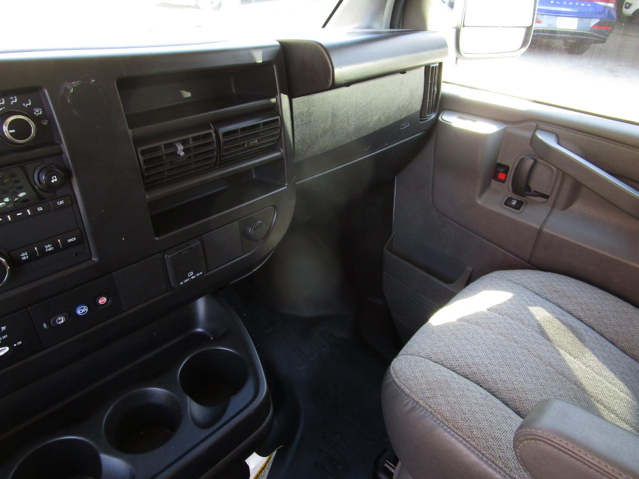 Chevrolet Express Cargo Van RWD 3500 155" 2023