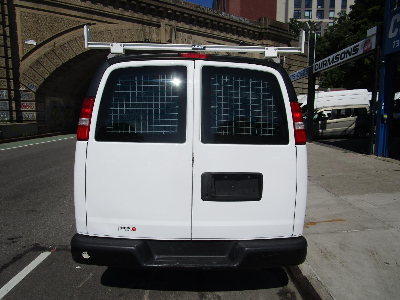 Chevrolet Express Cargo Van RWD 3500 155" 2023