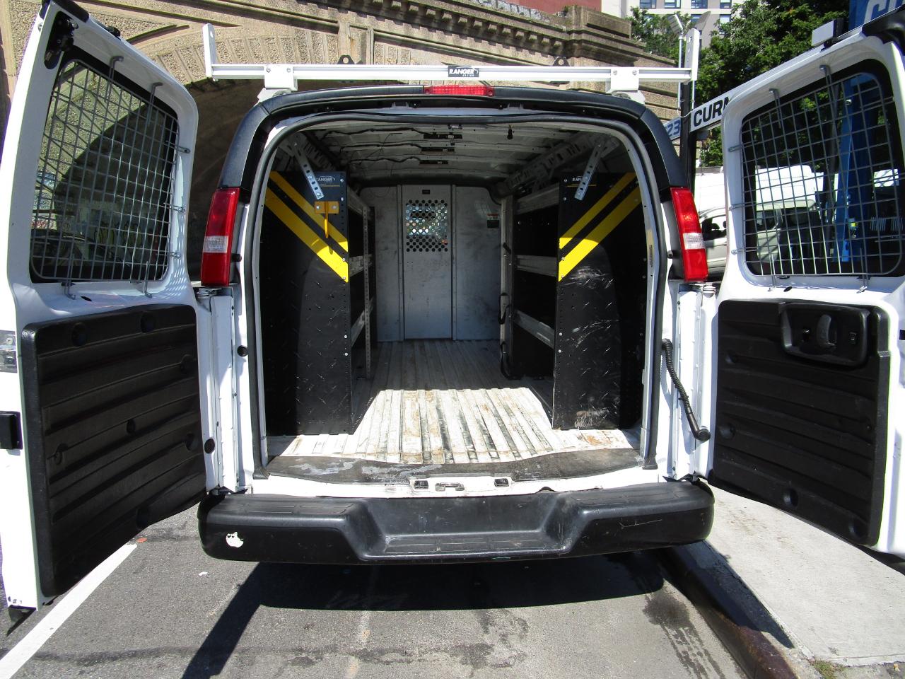Chevrolet Express Cargo Van RWD 3500 155" 2023