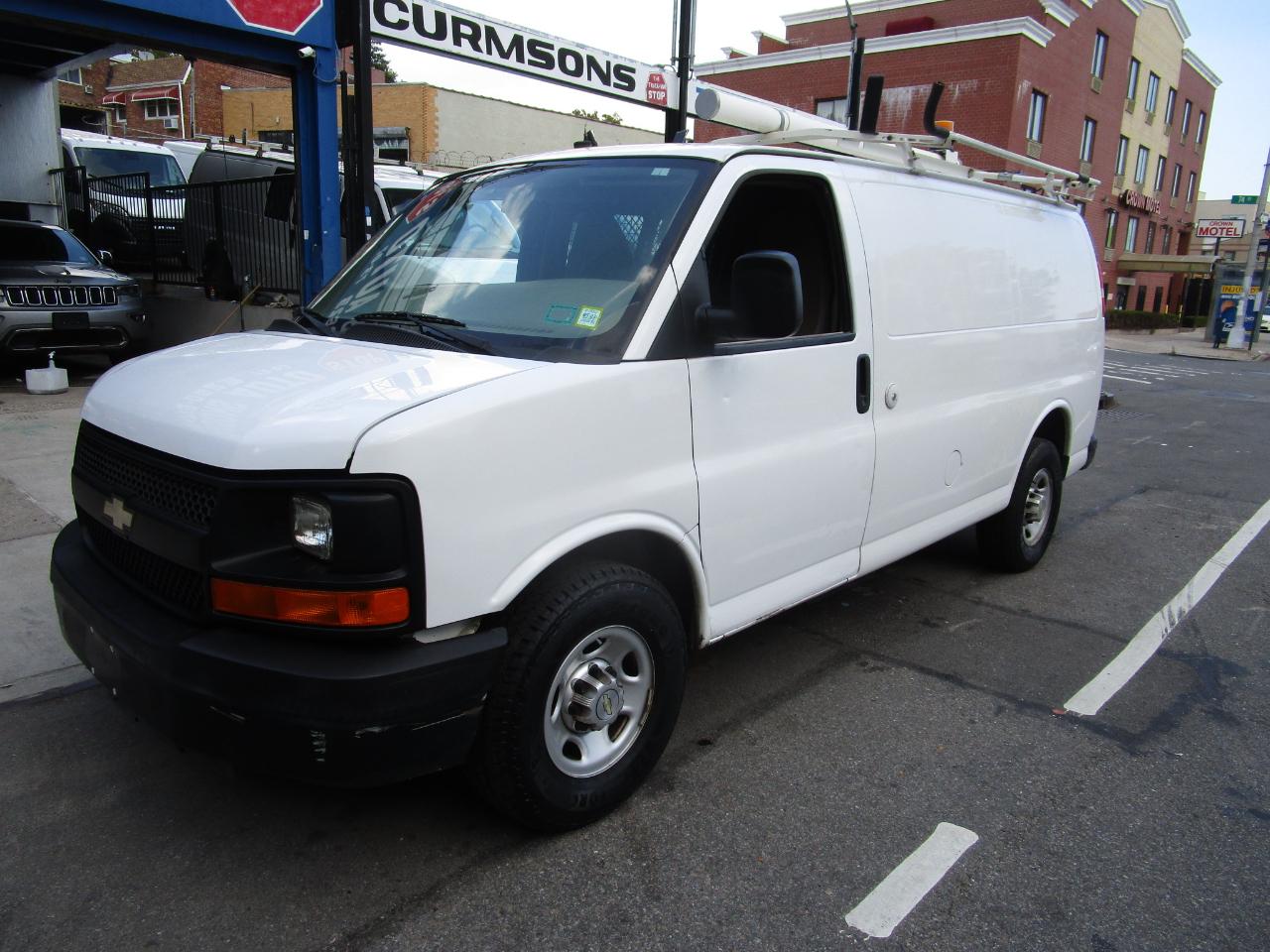 Chevrolet Express Cargo Van RWD 2500 135" 2011