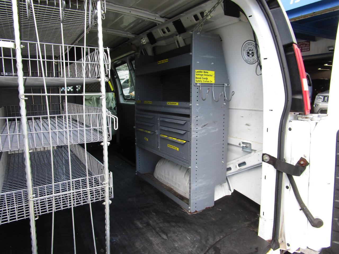 Chevrolet Express Cargo Van RWD 2500 135" 2011