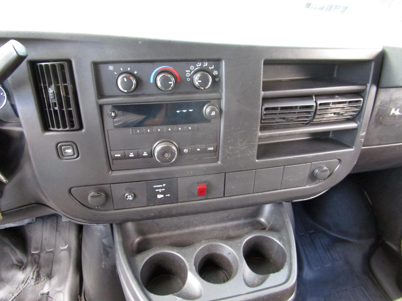 Chevrolet Express Cargo Van RWD 2500 135" 2011