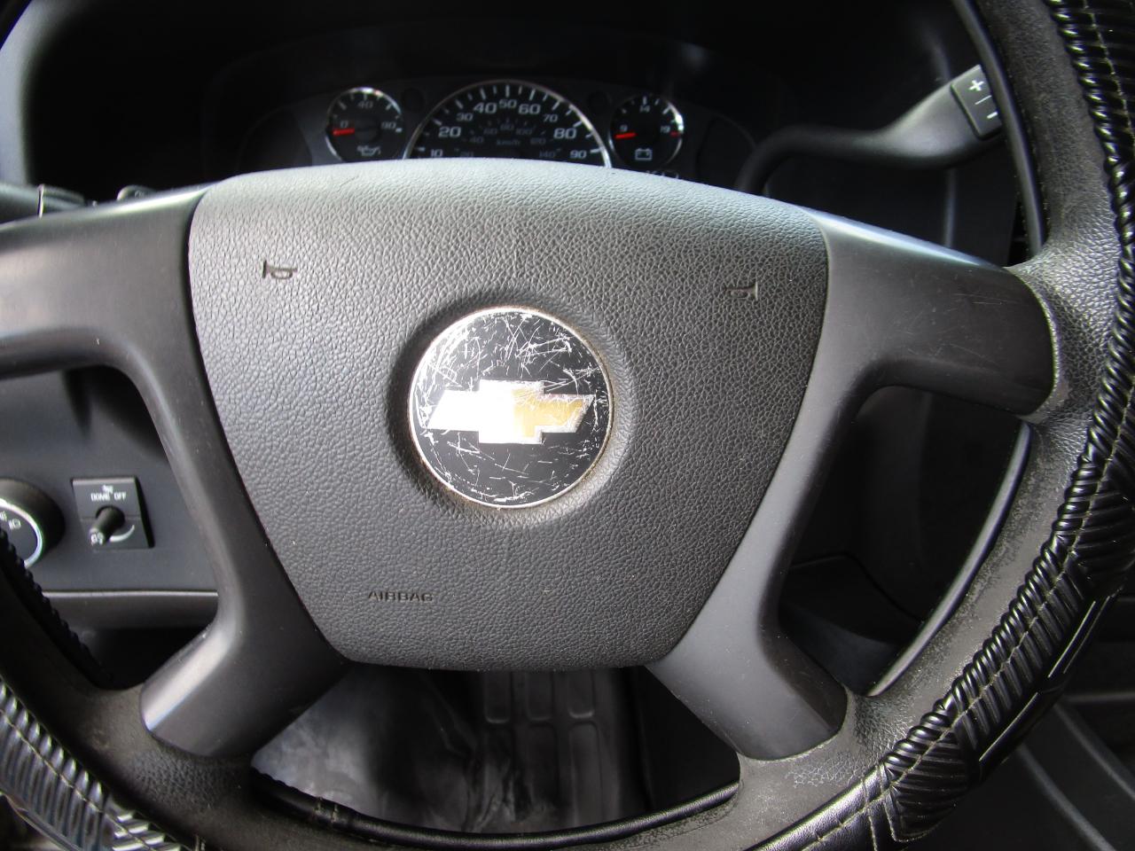 Chevrolet Express Cargo Van RWD 2500 135" 2011