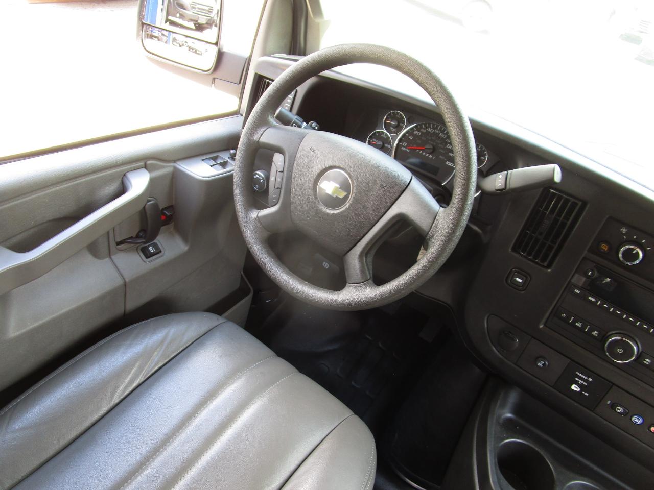 Chevrolet Express Cargo Van RWD 3500 155" 2025