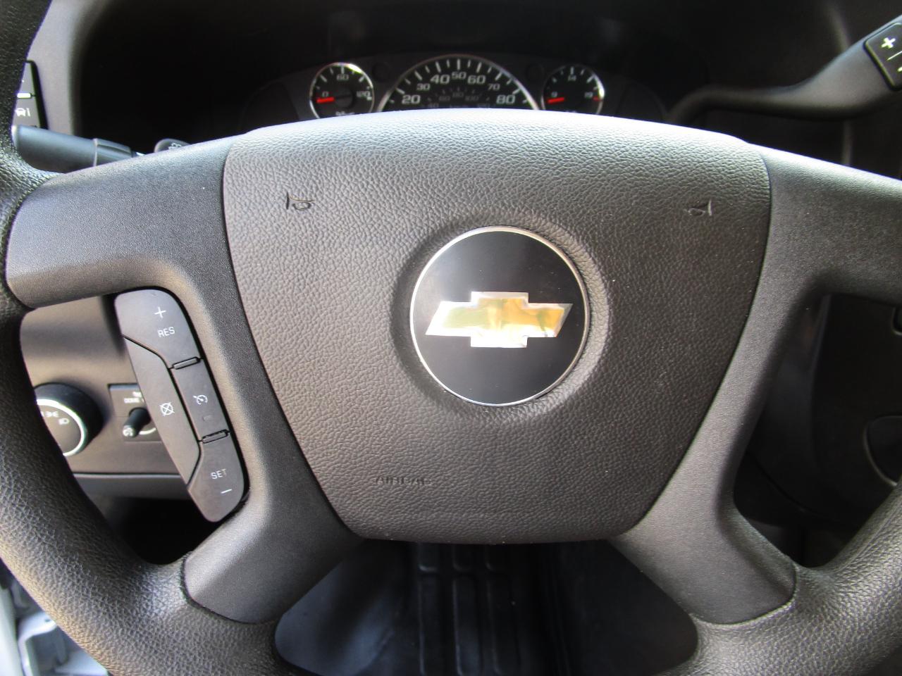 Chevrolet Express Cargo Van RWD 3500 155" 2025