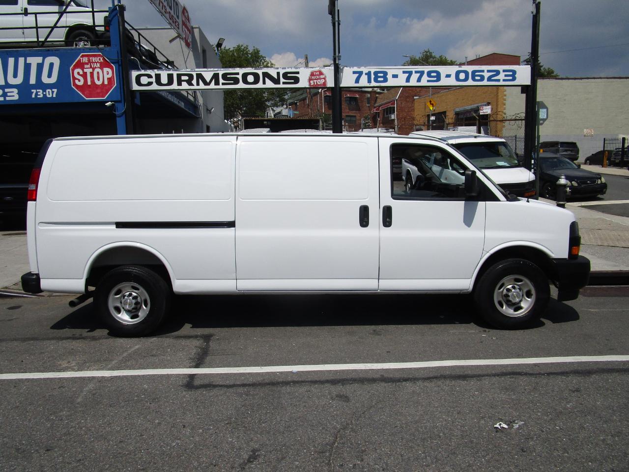 Chevrolet Express Cargo Van RWD 3500 155" 2025