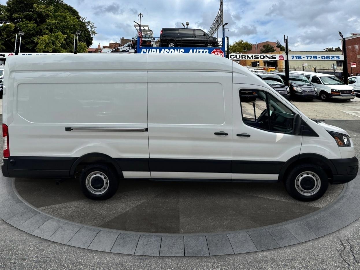 Ford Transit Cargo Van T-250 148" EL Hi Rf 9070 GVWR RWD 2025