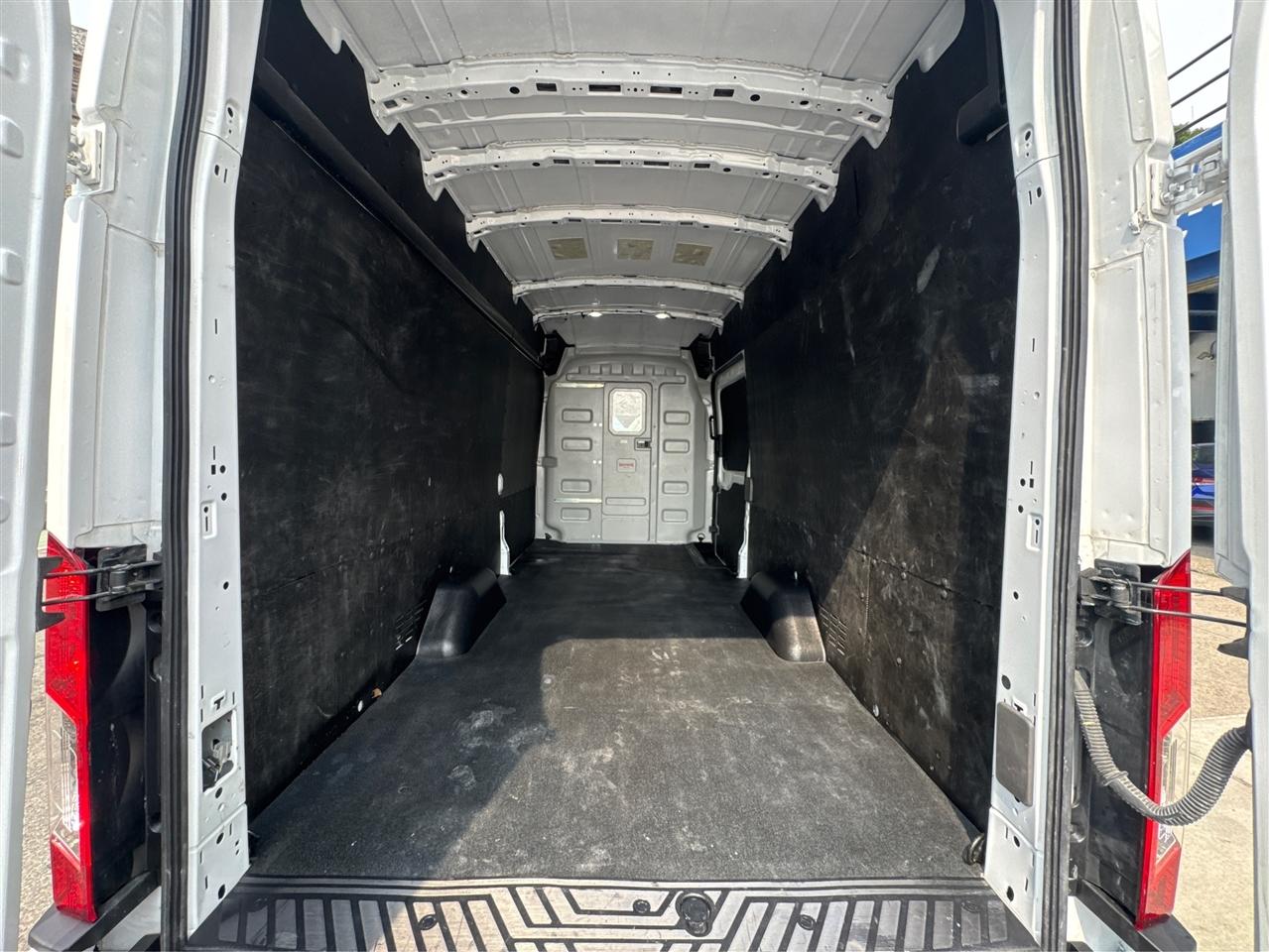 Ford Transit Cargo Van T-250 148" EL Hi Rf 9070 GVWR RWD 2025