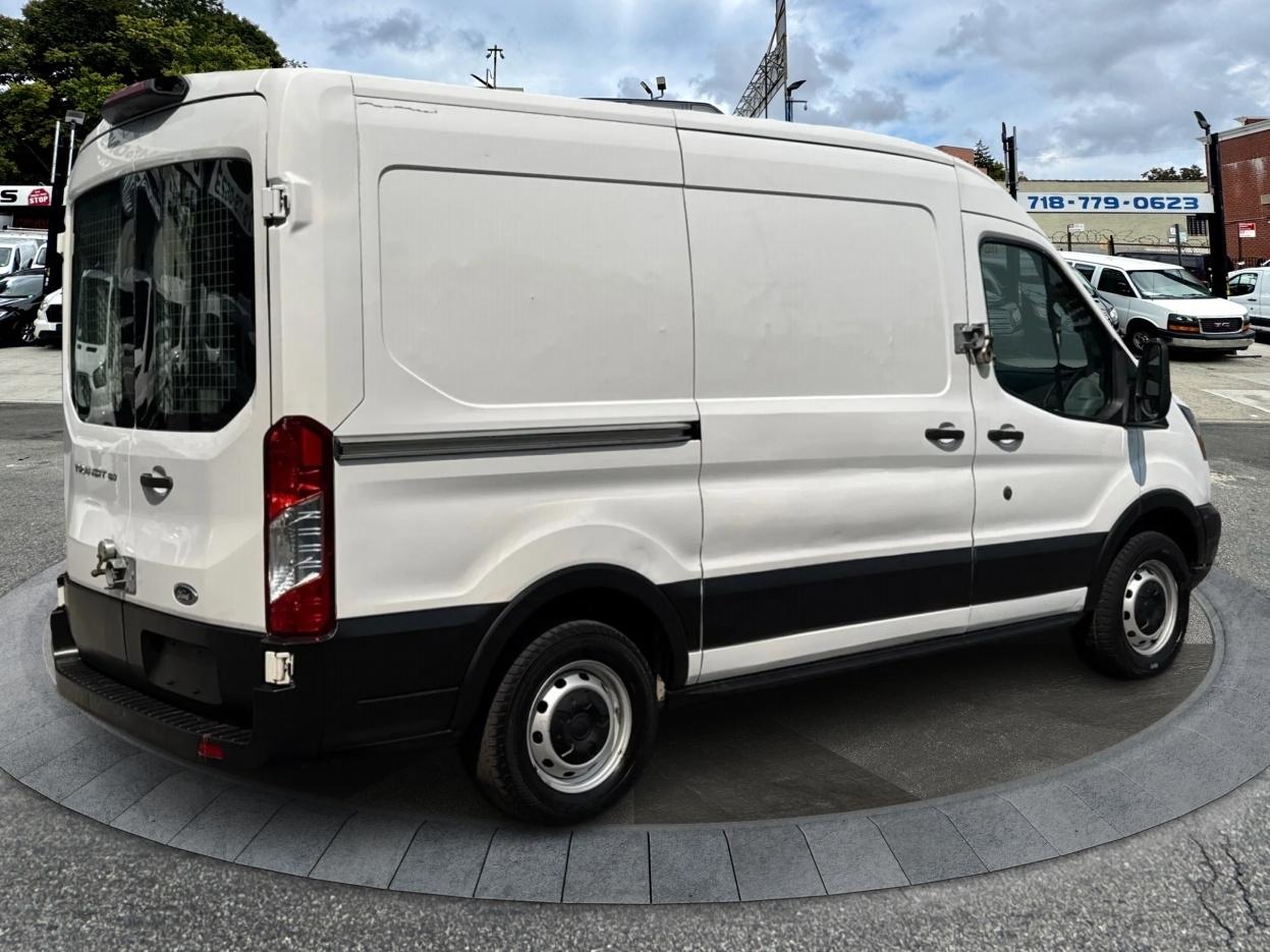 Ford Transit Van T-150 130" Med Rf 8600 GVWR Sliding RH Dr 2019