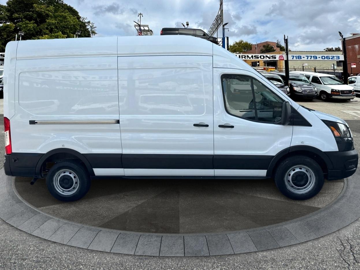 Ford Transit Cargo Van T-250 148" Hi Rf 9070 GVWR RWD 2022