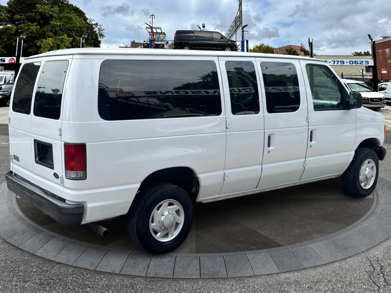 Ford Econoline Wagon E-350 Super Duty XL 2005