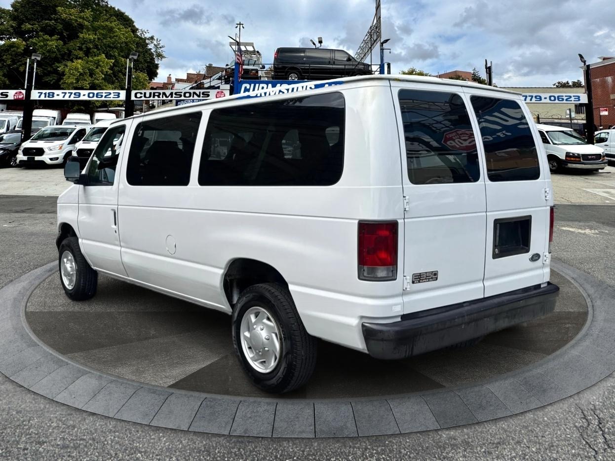 Ford Econoline Wagon E-350 Super Duty XL 2005