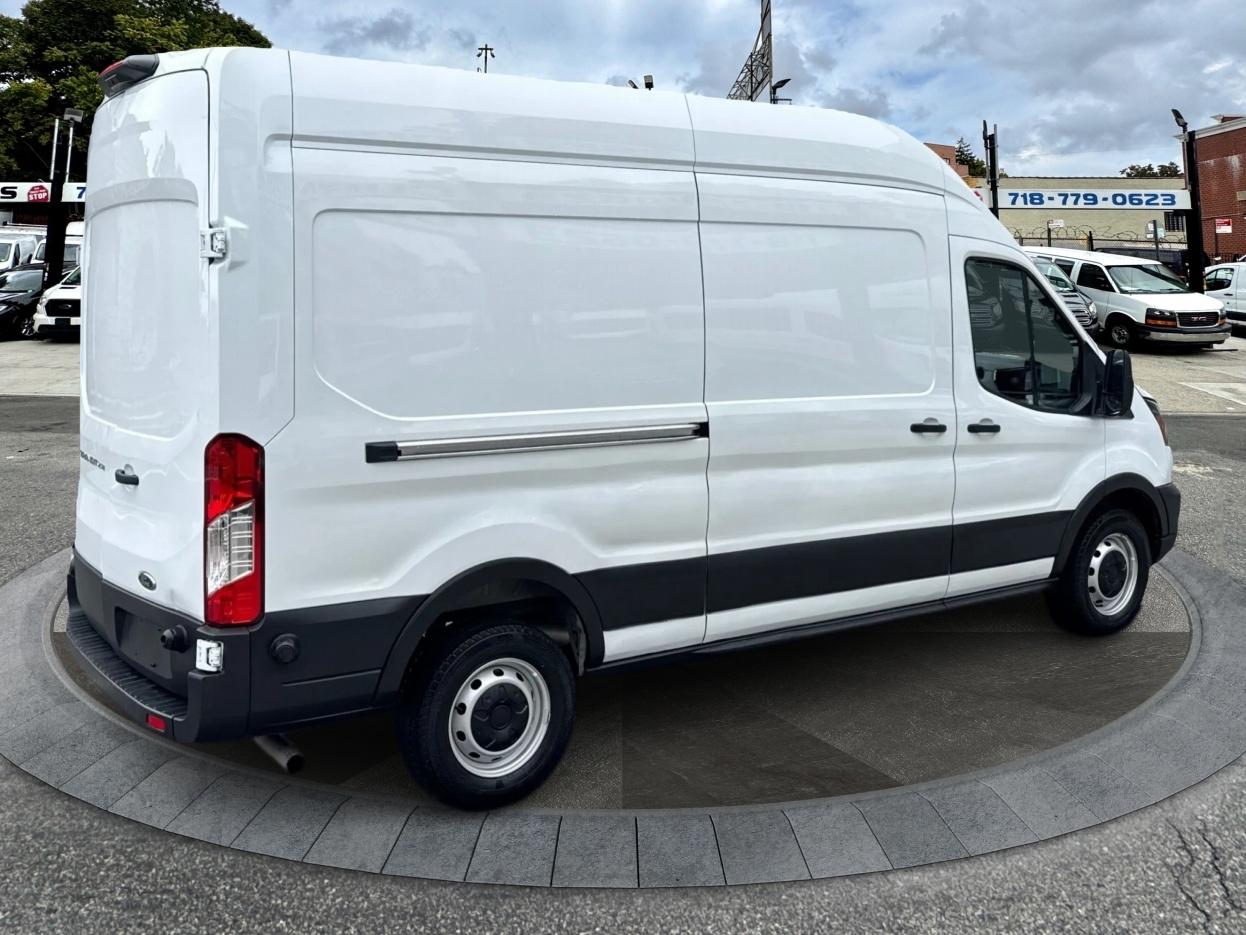 Ford Transit Cargo Van T-250 148" Hi Rf 9070 GVWR RWD 2025