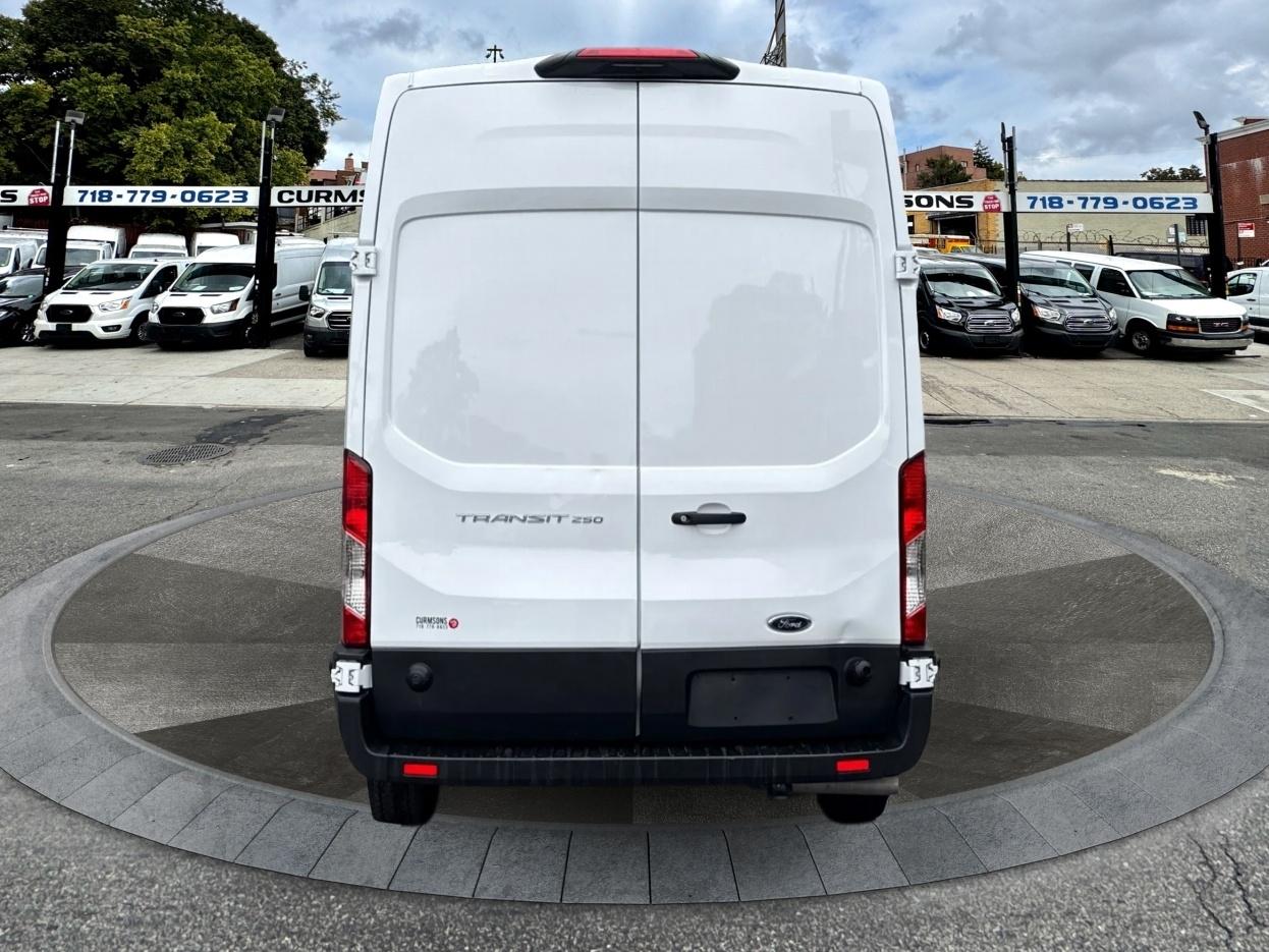 Ford Transit Cargo Van T-250 148" Hi Rf 9070 GVWR RWD 2025