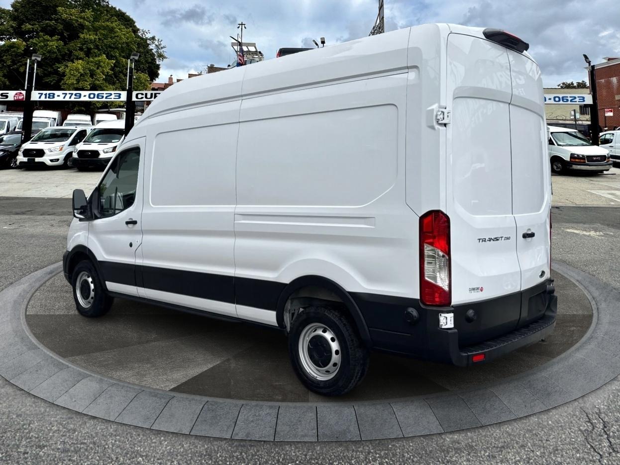 Ford Transit Cargo Van T-250 148" Hi Rf 9070 GVWR RWD 2025