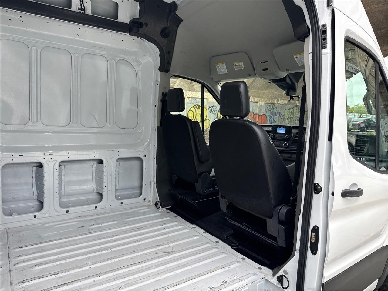 Ford Transit Cargo Van T-250 148" Hi Rf 9070 GVWR RWD 2025