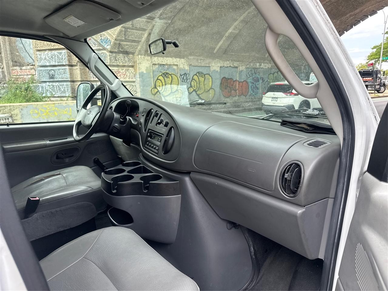Ford Econoline Cargo Van E-250 2008