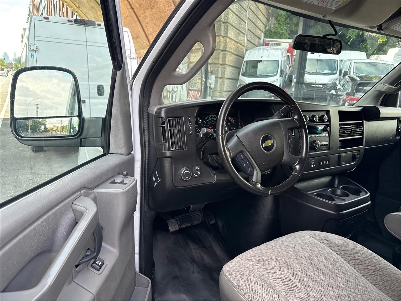 Chevrolet Express Cargo Van RWD 2500 135" 2020