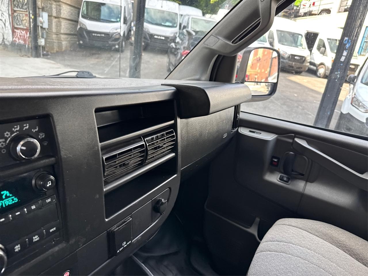 Chevrolet Express Cargo Van RWD 2500 135" 2020
