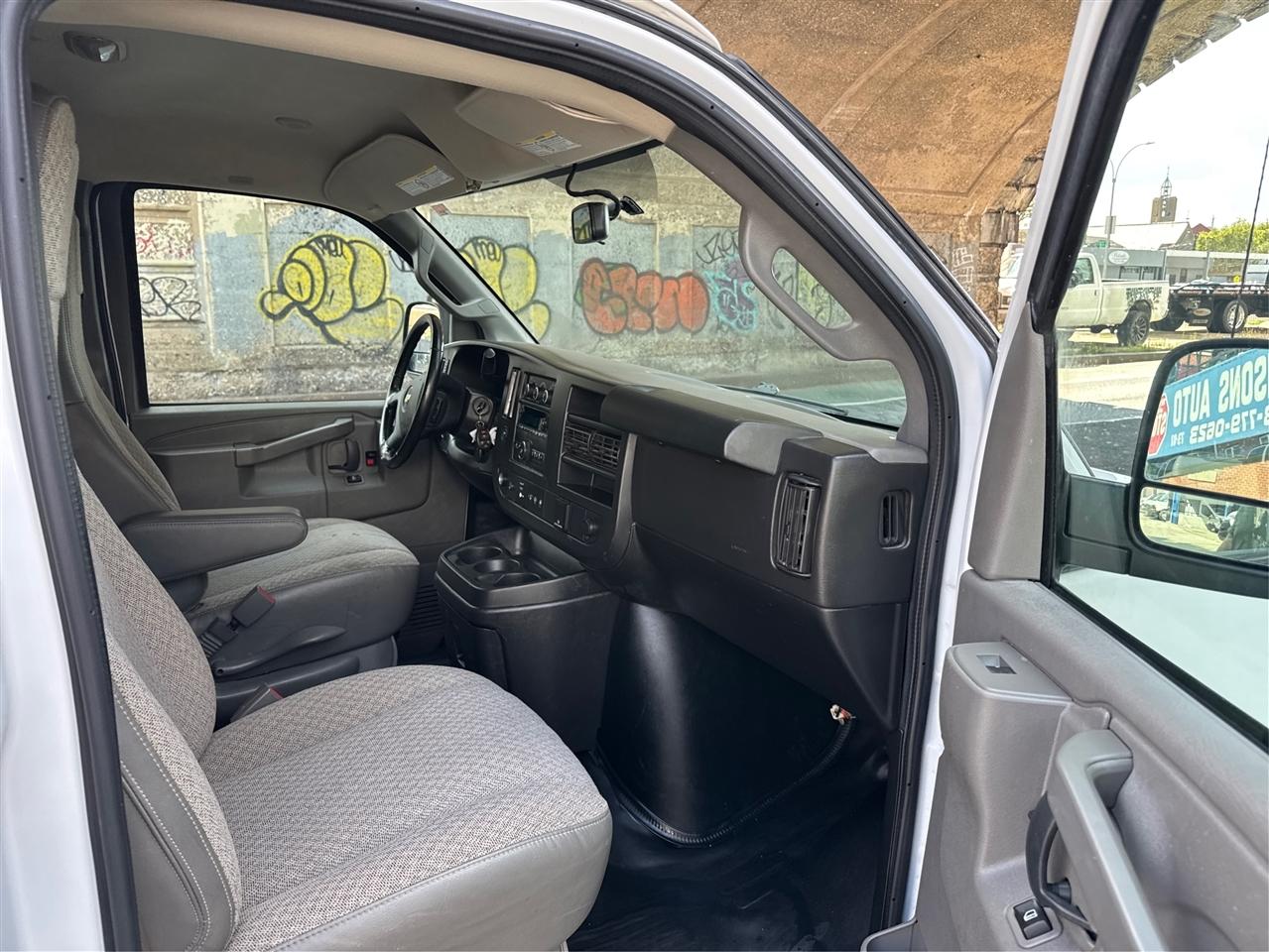 Chevrolet Express Cargo Van RWD 2500 135" 2020