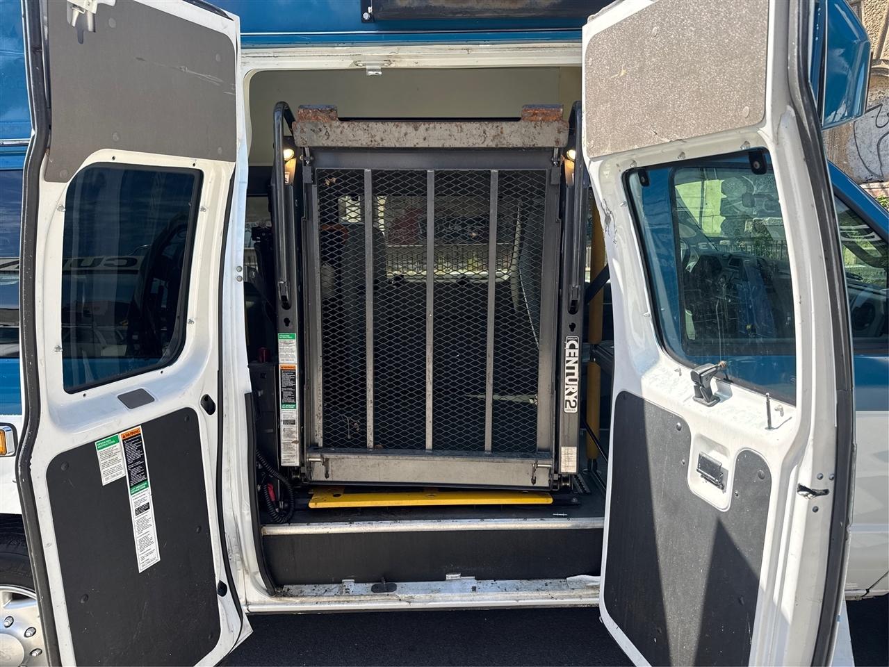 Ford E350  2012